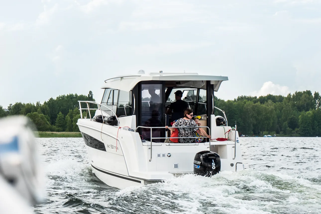 Balt 918 Titanium Balt 918 - 2 cab. SAUNA — фотография яхты 8