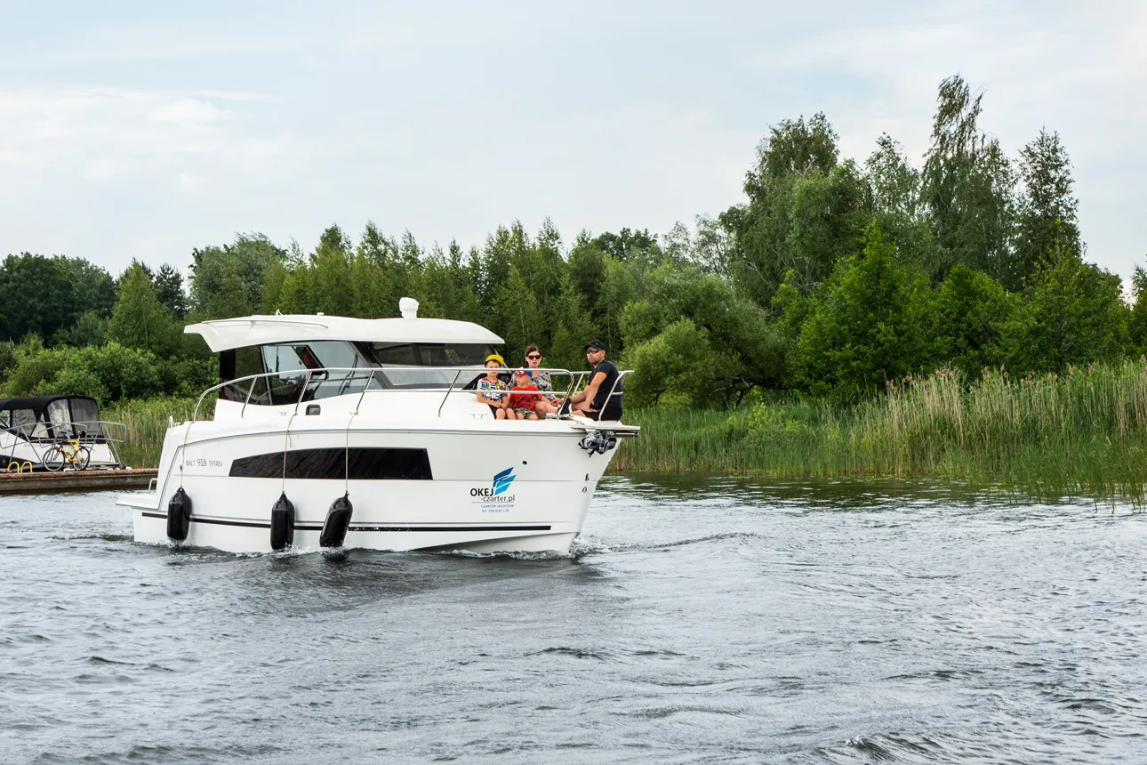 Balt 918 Titanium Balt 918 - 2 cab. SAUNA — фотография яхты 11