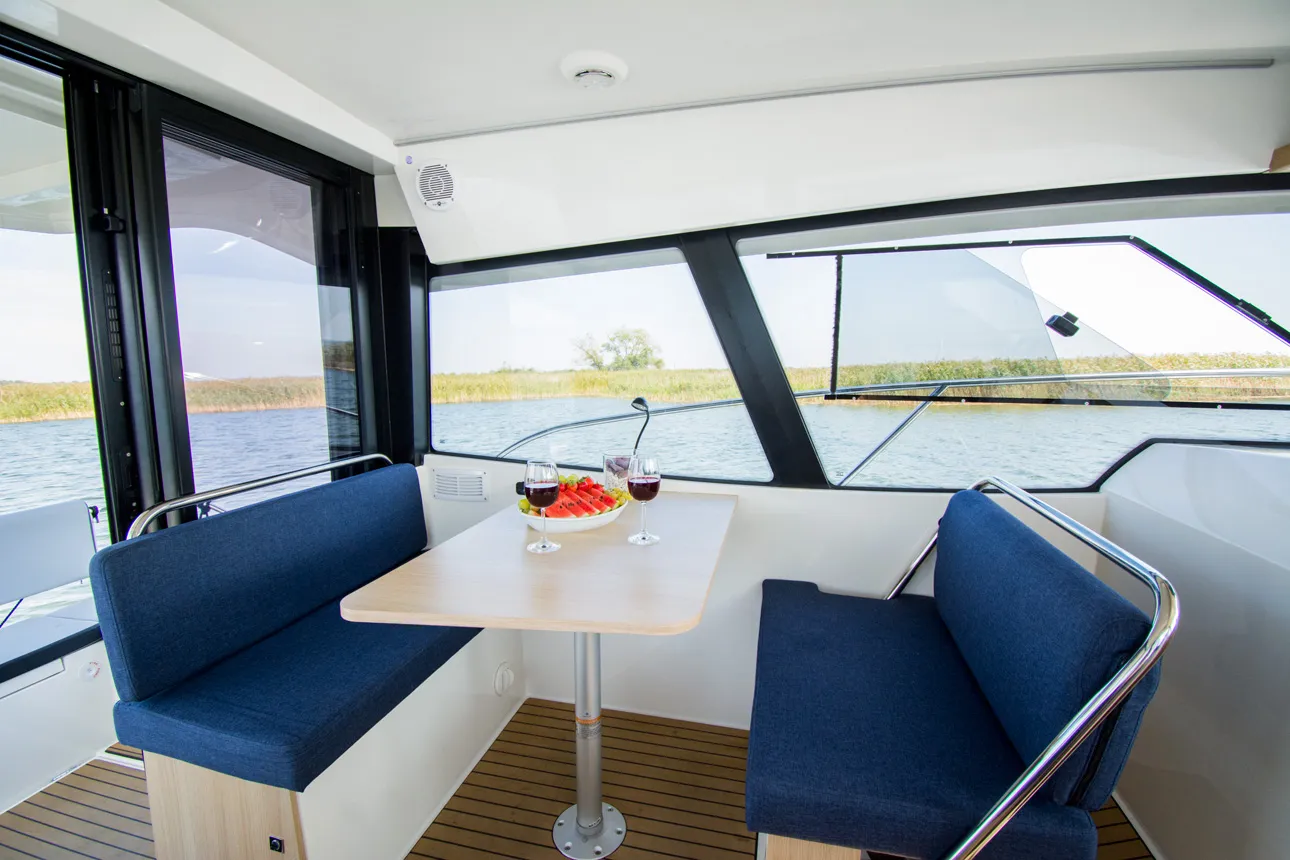 Balt 918 Titanium Balt 918 - 2 cab. SAUNA — фотография яхты 50