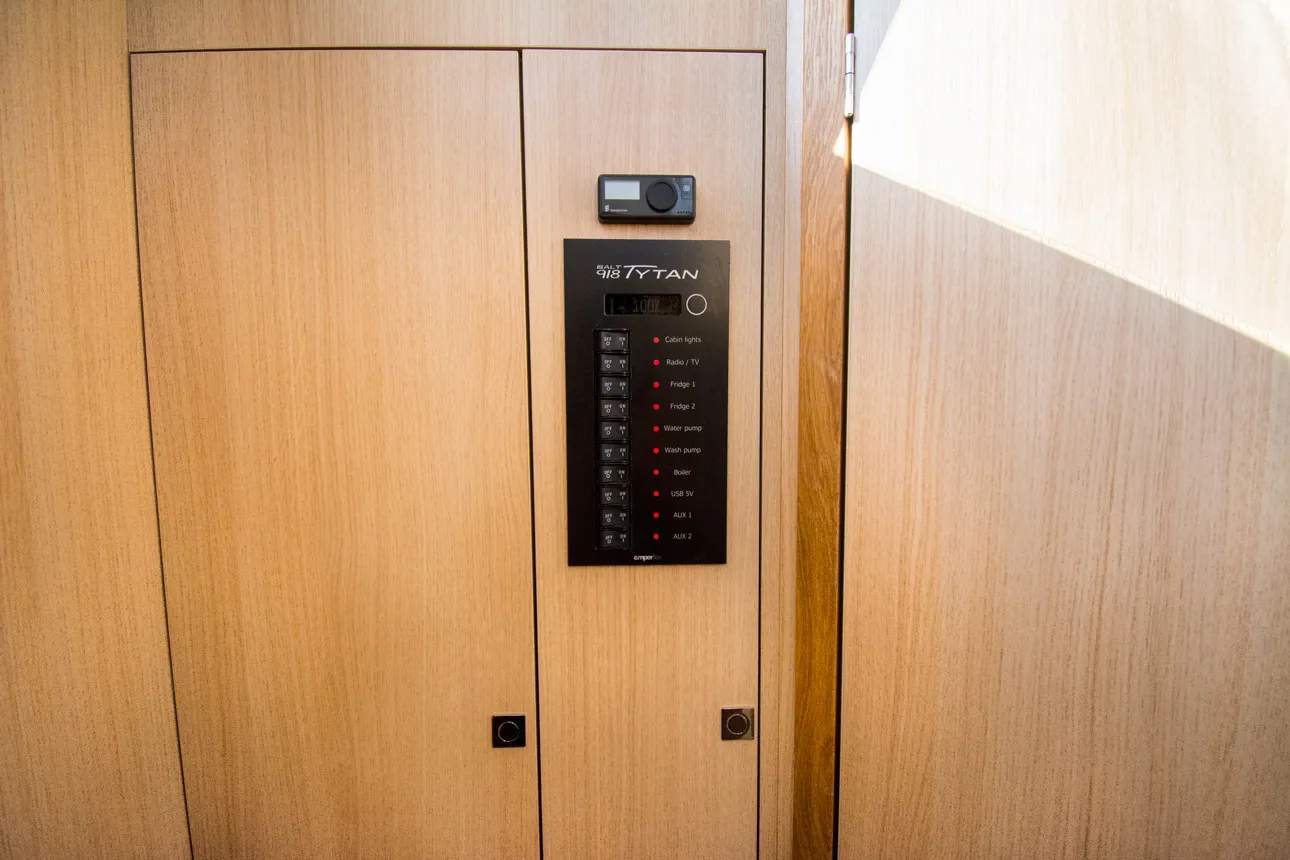 Balt 918 Titanium Balt 918 - 2 cab. SAUNA — фотография яхты 39