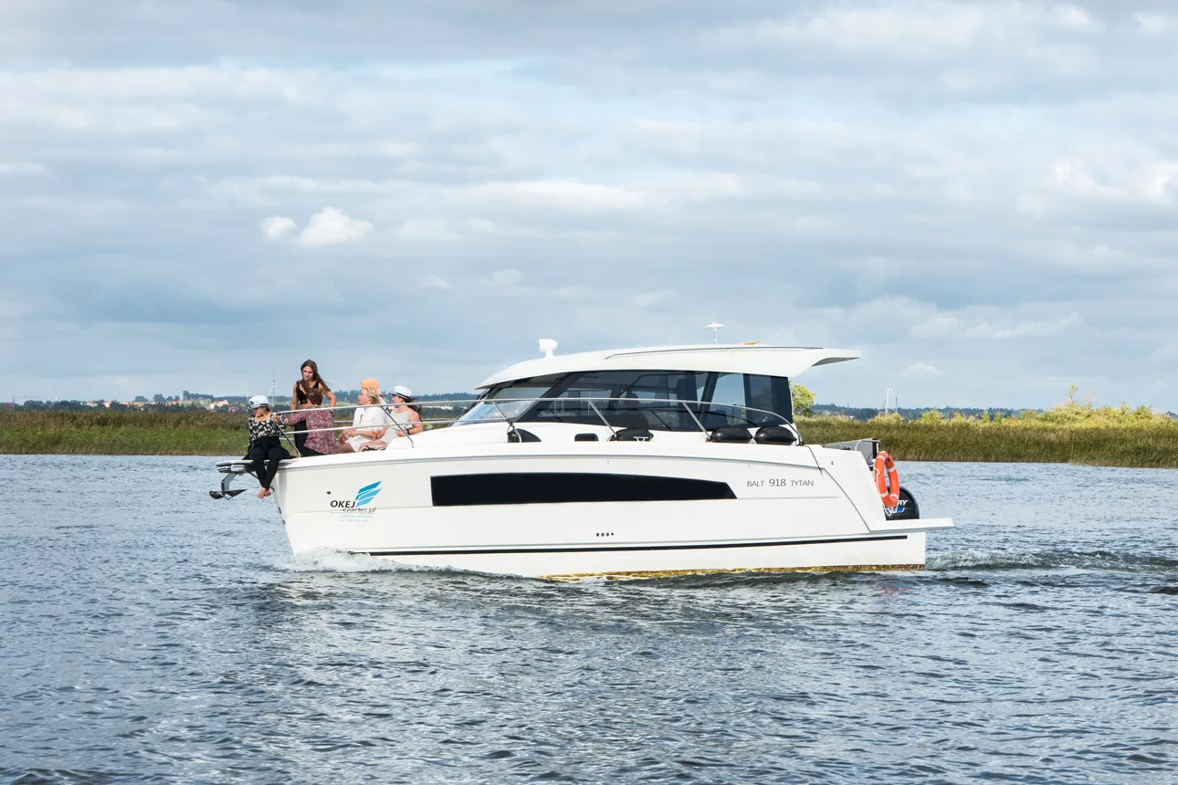 Balt 918 Titanium Balt 918 - 2 cab. SAUNA — фотография яхты 35
