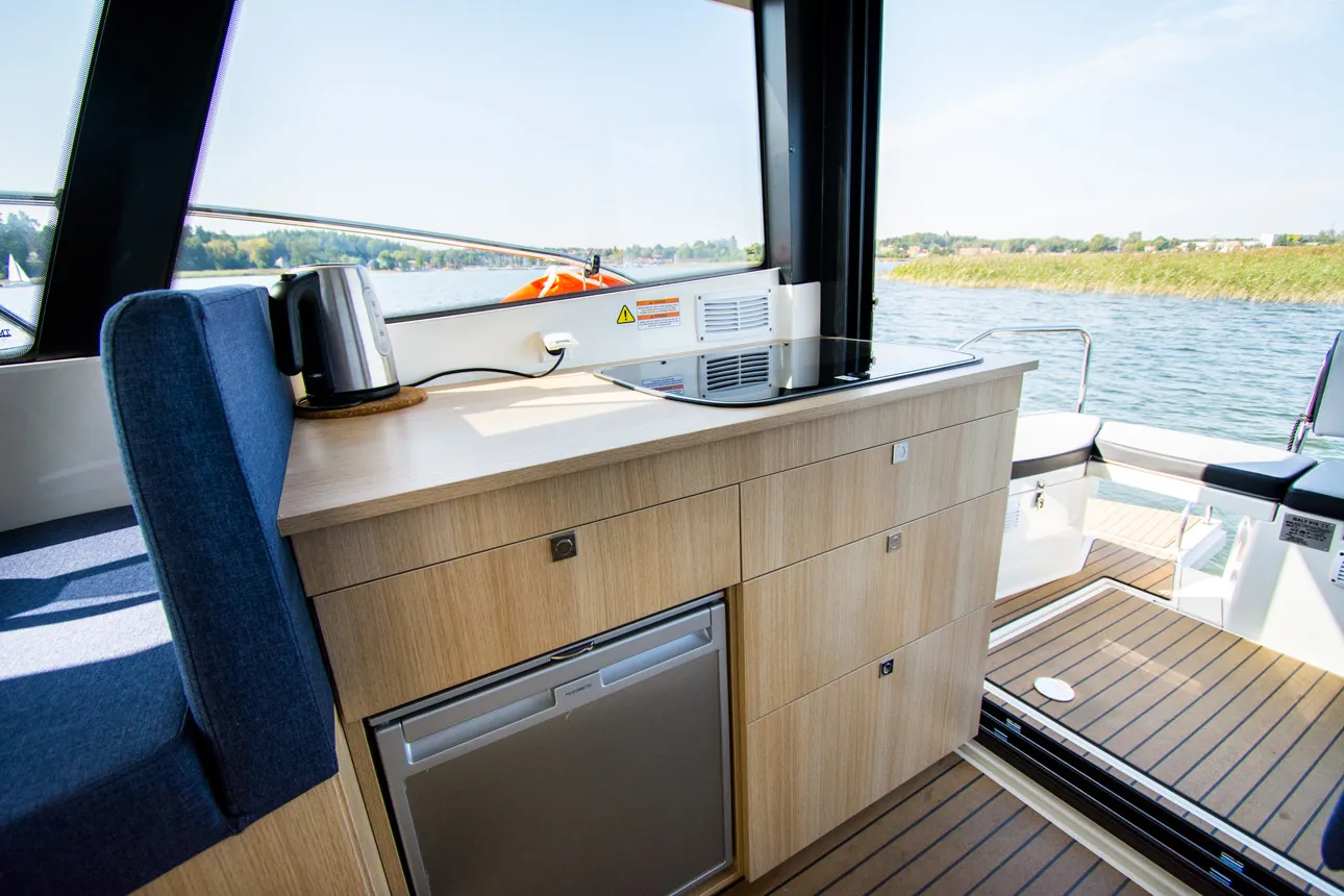 Balt 918 Titanium Balt 918 - 2 cab. SAUNA — фотография яхты 16