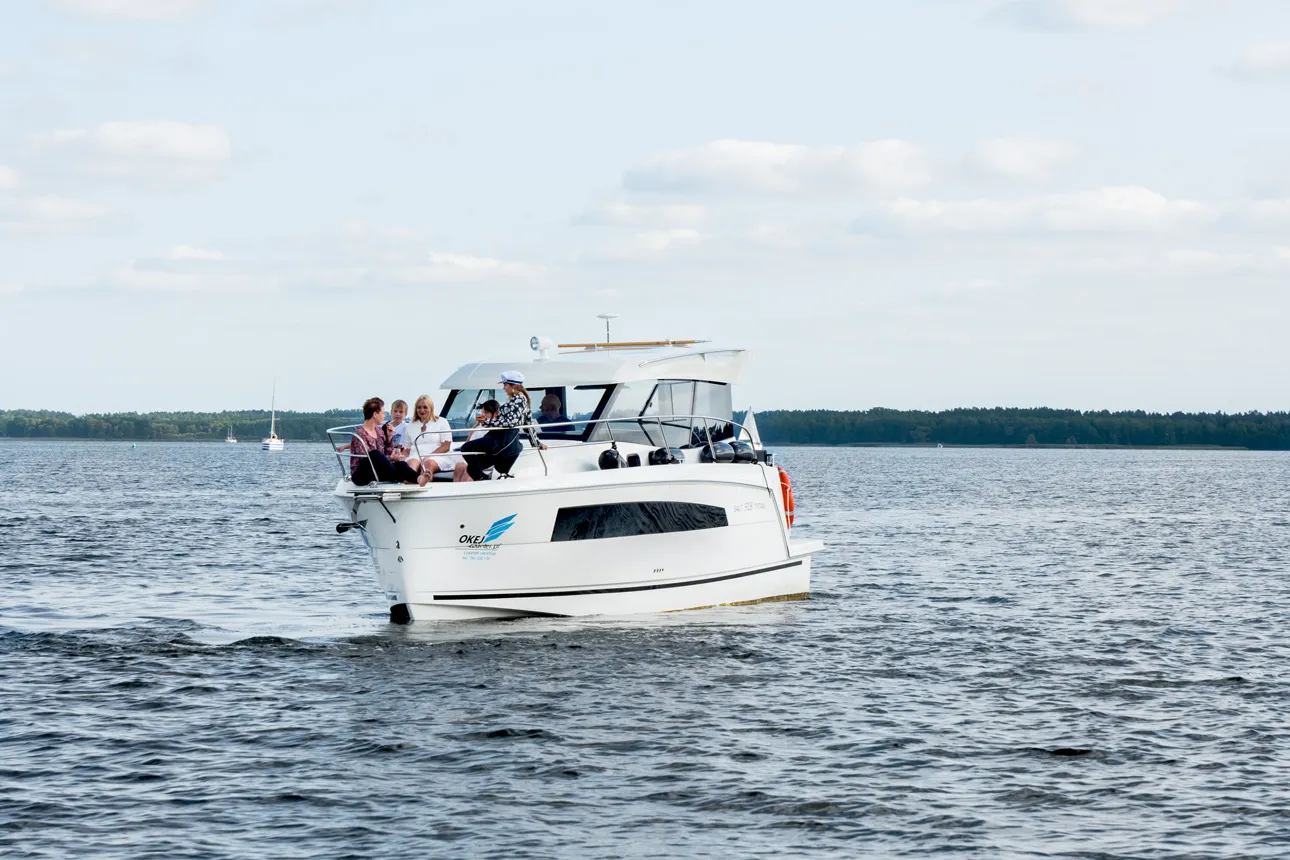 Balt 918 Titanium Balt 918 - 2 cab. SAUNA — фотография яхты 22
