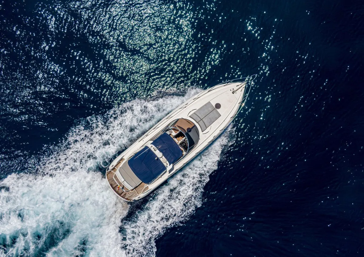 Sunseeker Camargue 47 Navarone — fotografia jachty 2