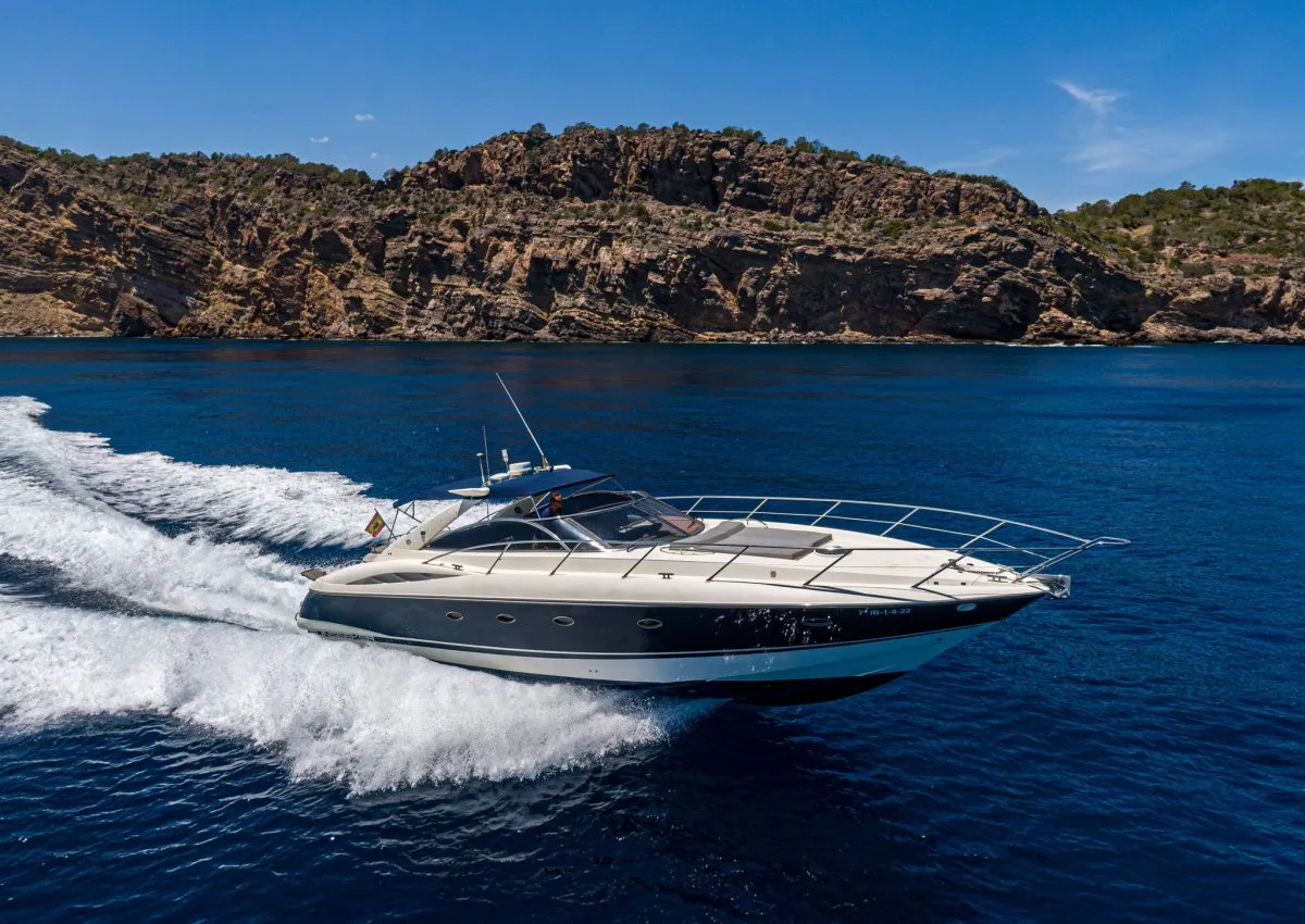 Sunseeker Camargue 47 Navarone — fotografia jachty 4