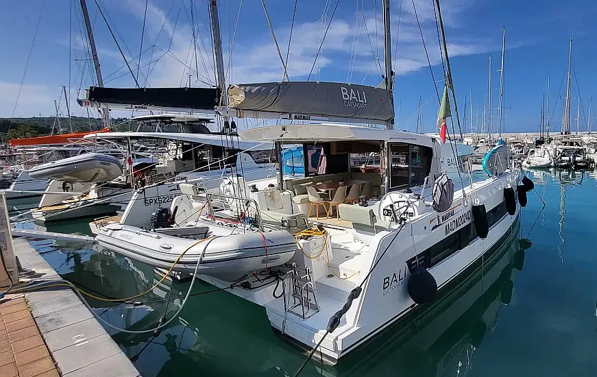 Bali Catsmart Free Wheeler — фотография яхты 3
