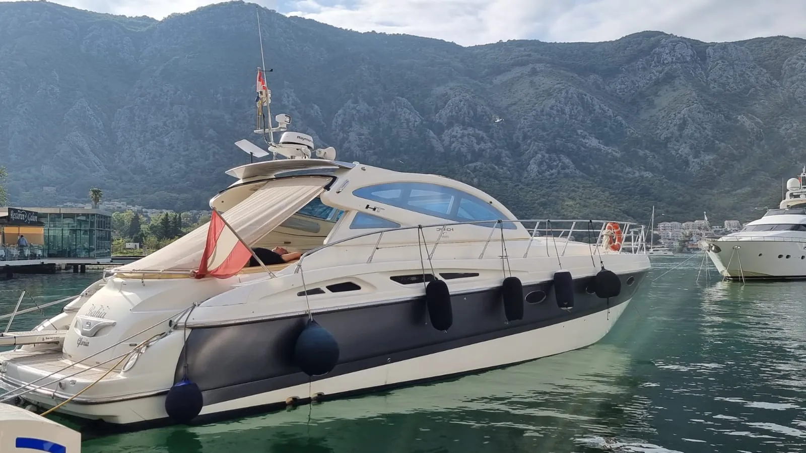 Motoryacht Bahia Gloria — yacht photo 2