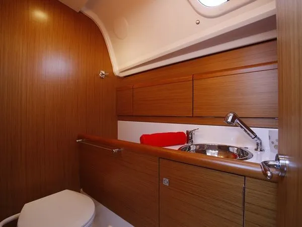 Sun Odyssey 33i Mare Doro — фотография яхты 6