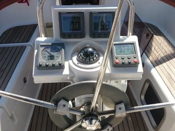 Sun Odyssey 33i Mare Doro — фотография яхты 2