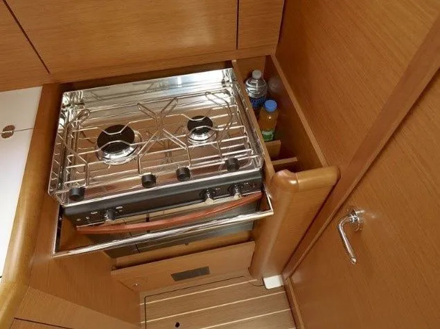 Sun Odyssey 33i Mare Doro — фотография яхты 9