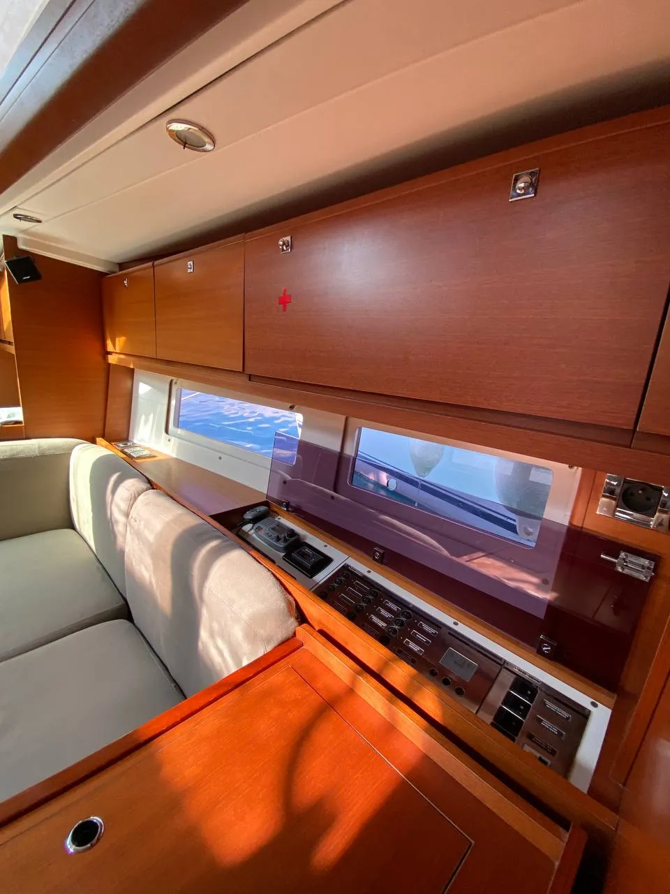 Dufour 500 Grand Large Maestro S — фотография яхты 9