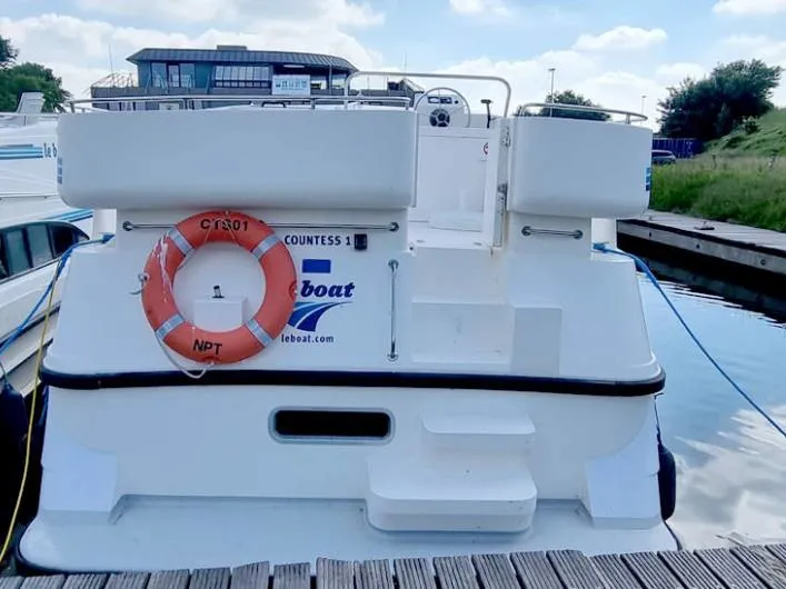 Countess - Budget 3 — yacht photo 8