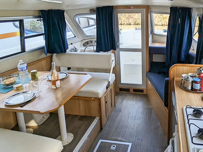 Cirrus B - Budget 8 — yacht photo 4