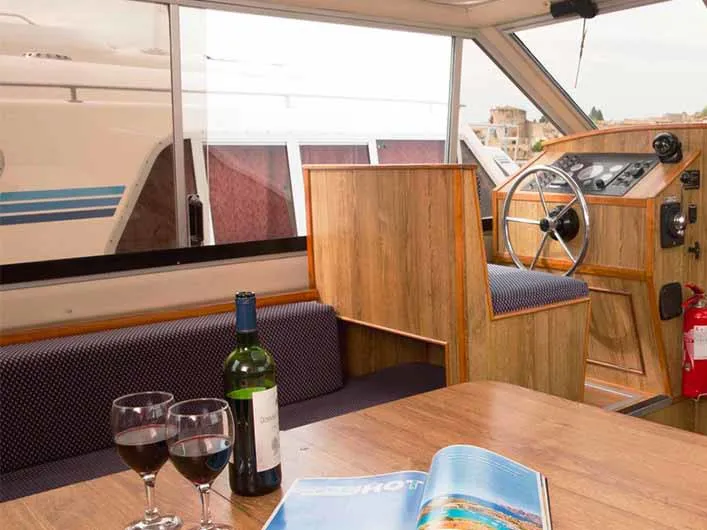 Lake Star - Budget 1 — foto dello yacht n. 2