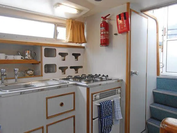 Kingfisher WHS - Budget 1 — foto dello yacht n. 3