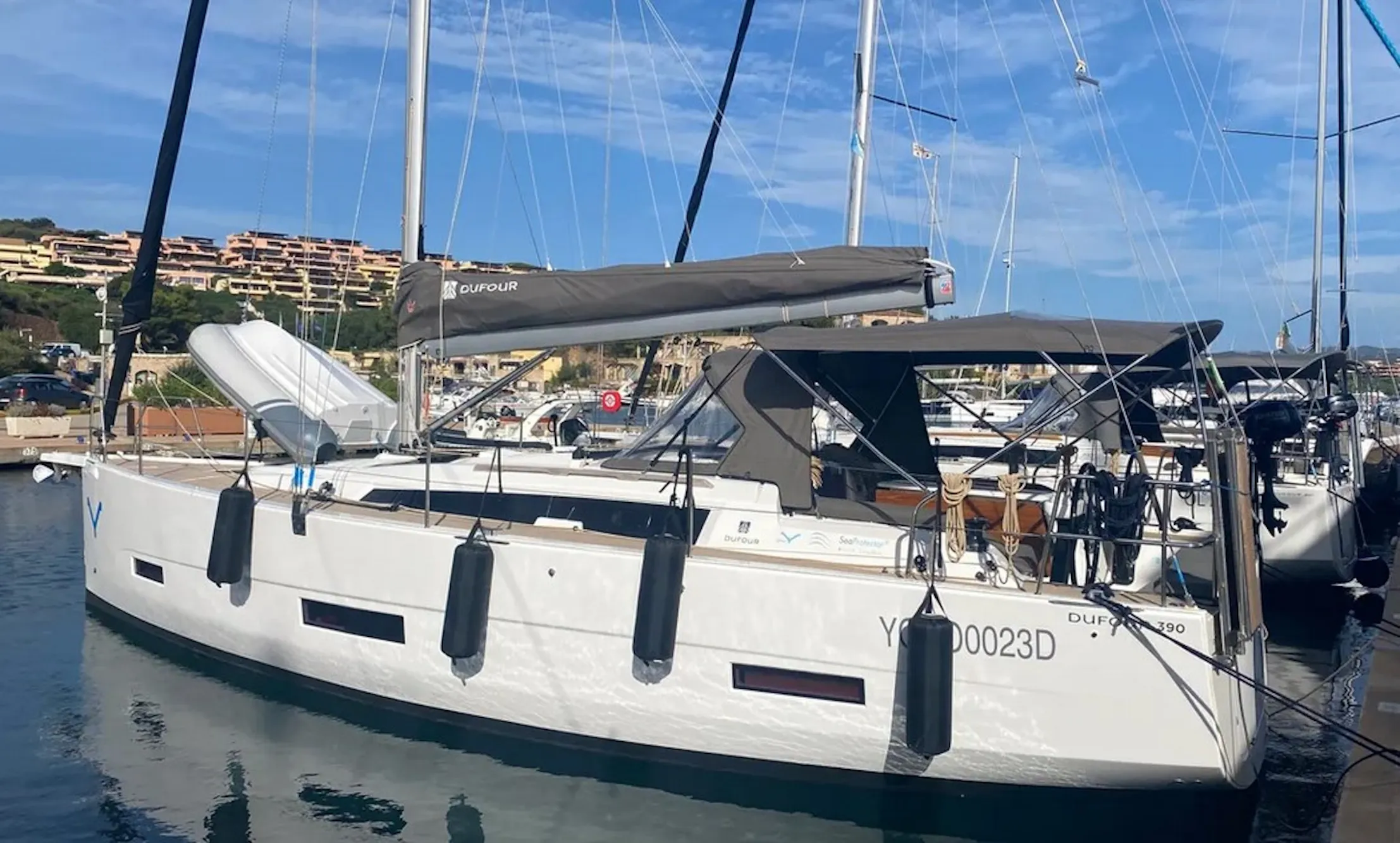 Dufour 390 Yaya — foto dello yacht n. 2