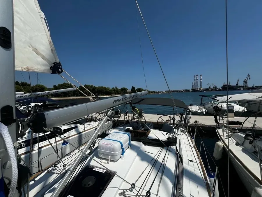 Sun Odyssey 349 Vitamar — фотография яхты 12