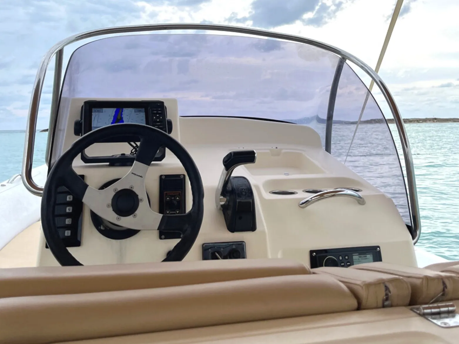 Zodiac Medline 3 Lila 1 — фотография яхты 3