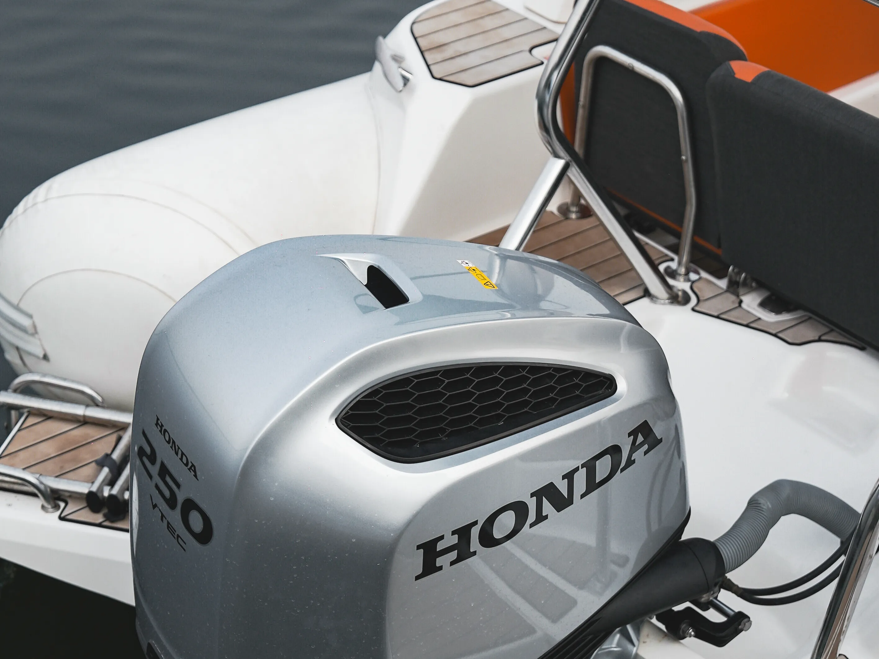 Zodiac Medline 7.5 Puffer — yacht photo 4