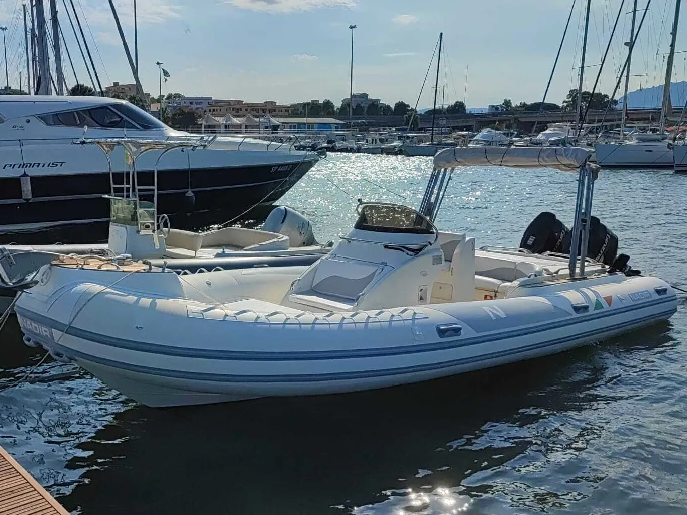 Motorboat Nadir — фотография яхты 2