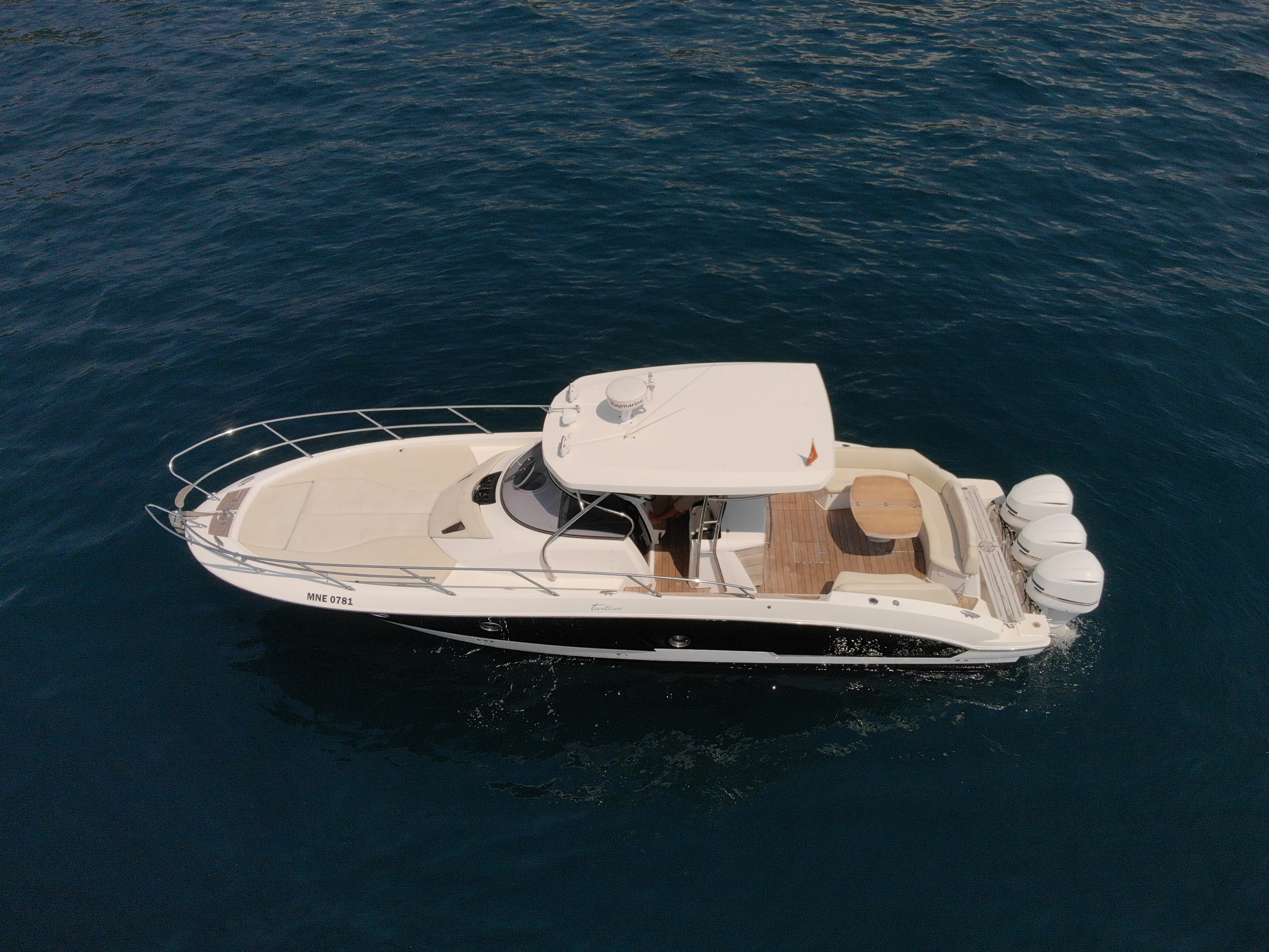 Key Largo 36 Zefirka — fotografia jachty 6