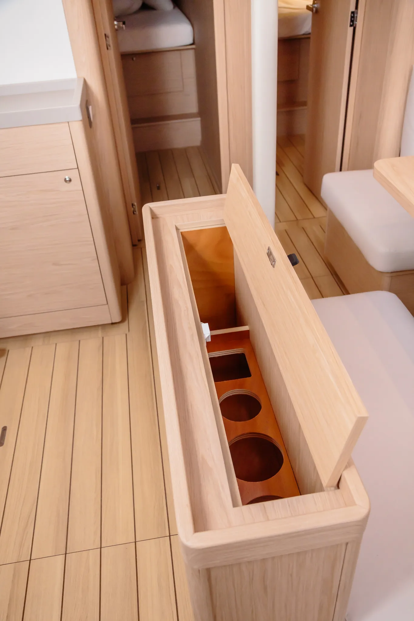Oceanis 46.1 Alke - Standard line — фотография яхты 11