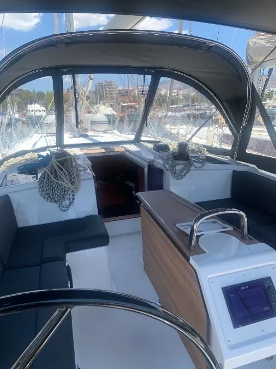 Bavaria C42 Maia — фотография яхты 6
