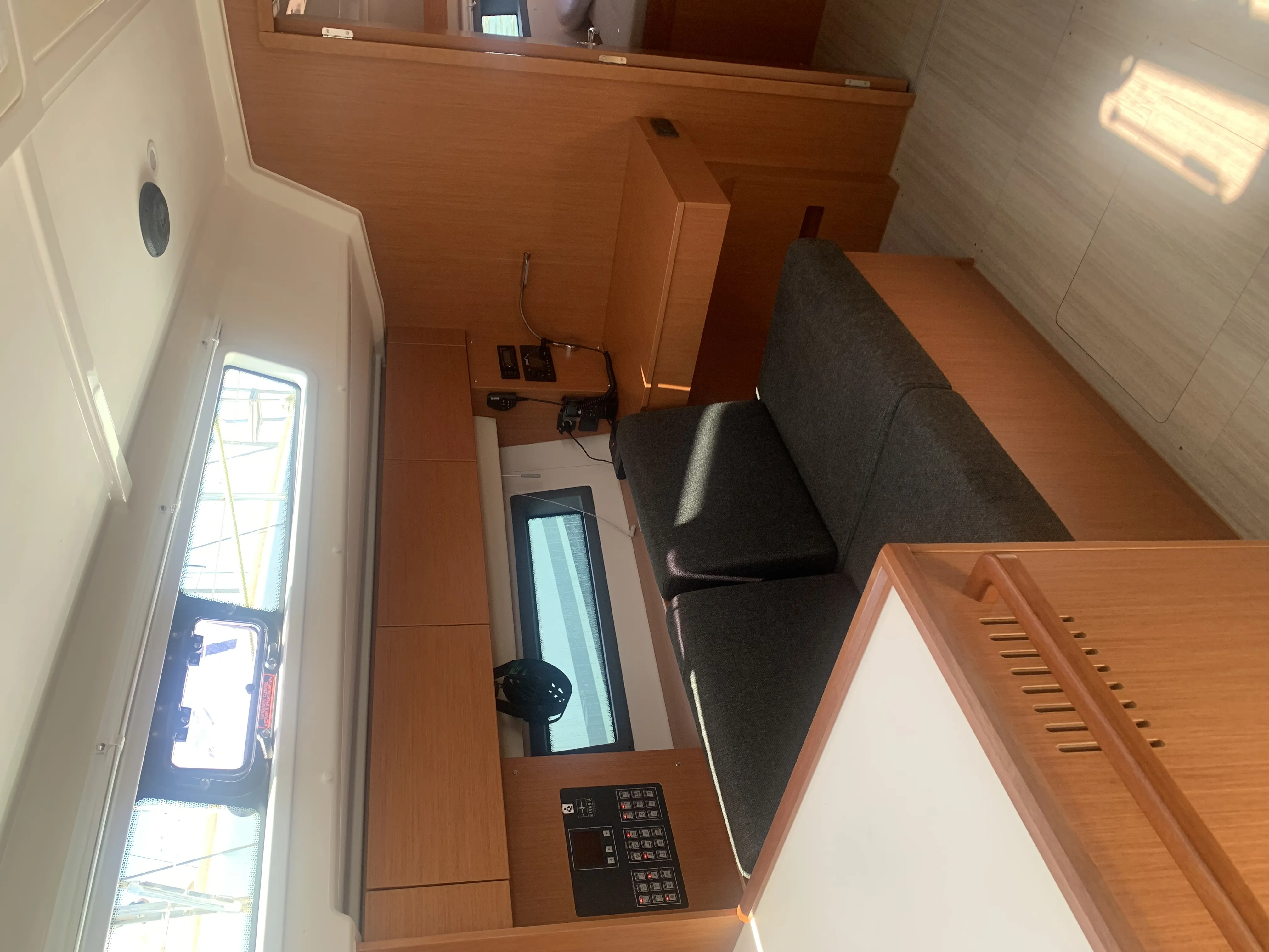Bavaria C42 Maia — фотография яхты 3