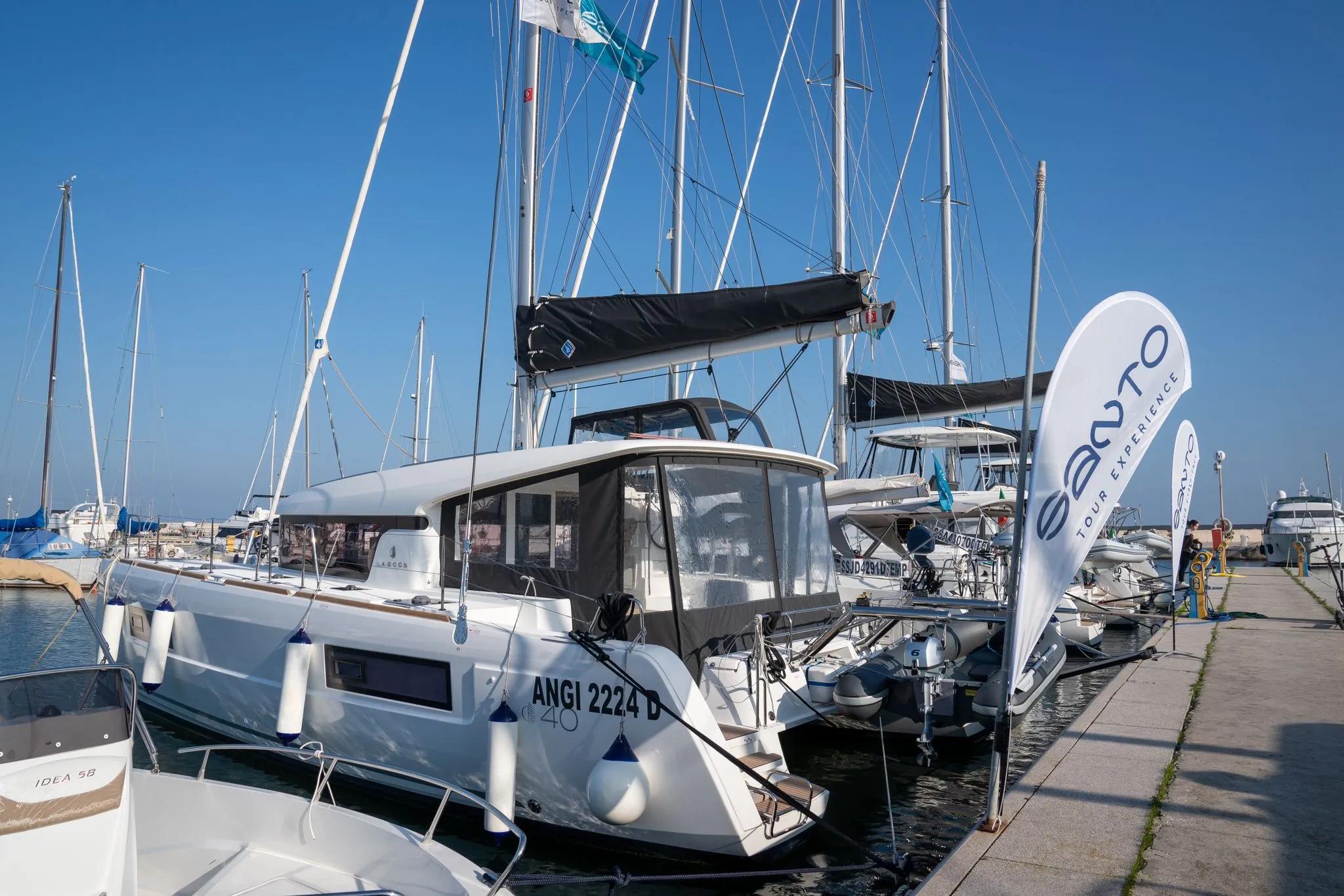Lagoon 40 Ginevra — jahtikuva 2