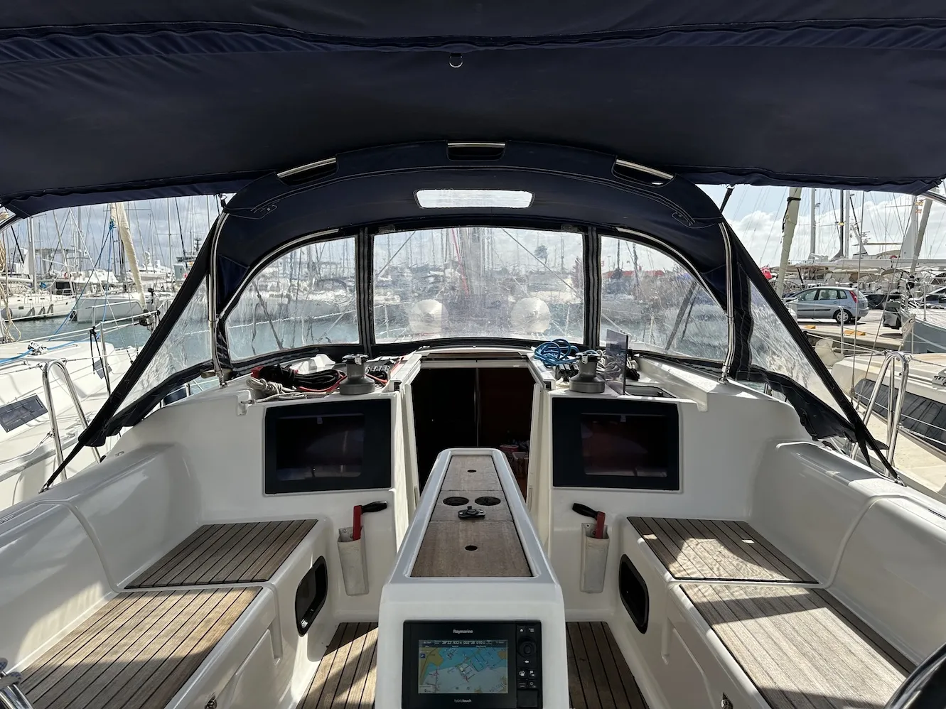 Dufour 382 Grand Large Sunny Blue — фотография яхты 6