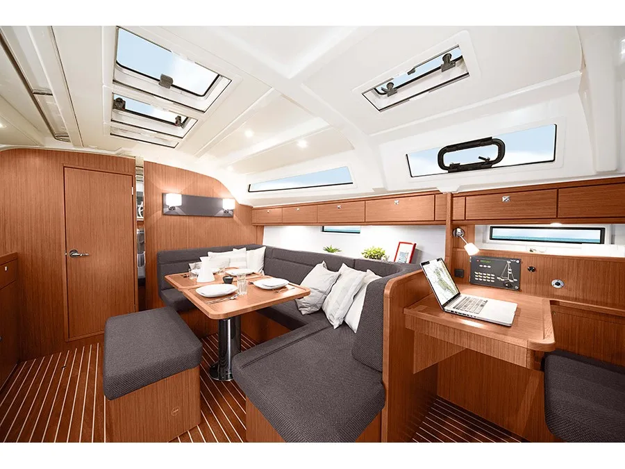 Bavaria Cruiser 41 Lucky — фотография яхты 2