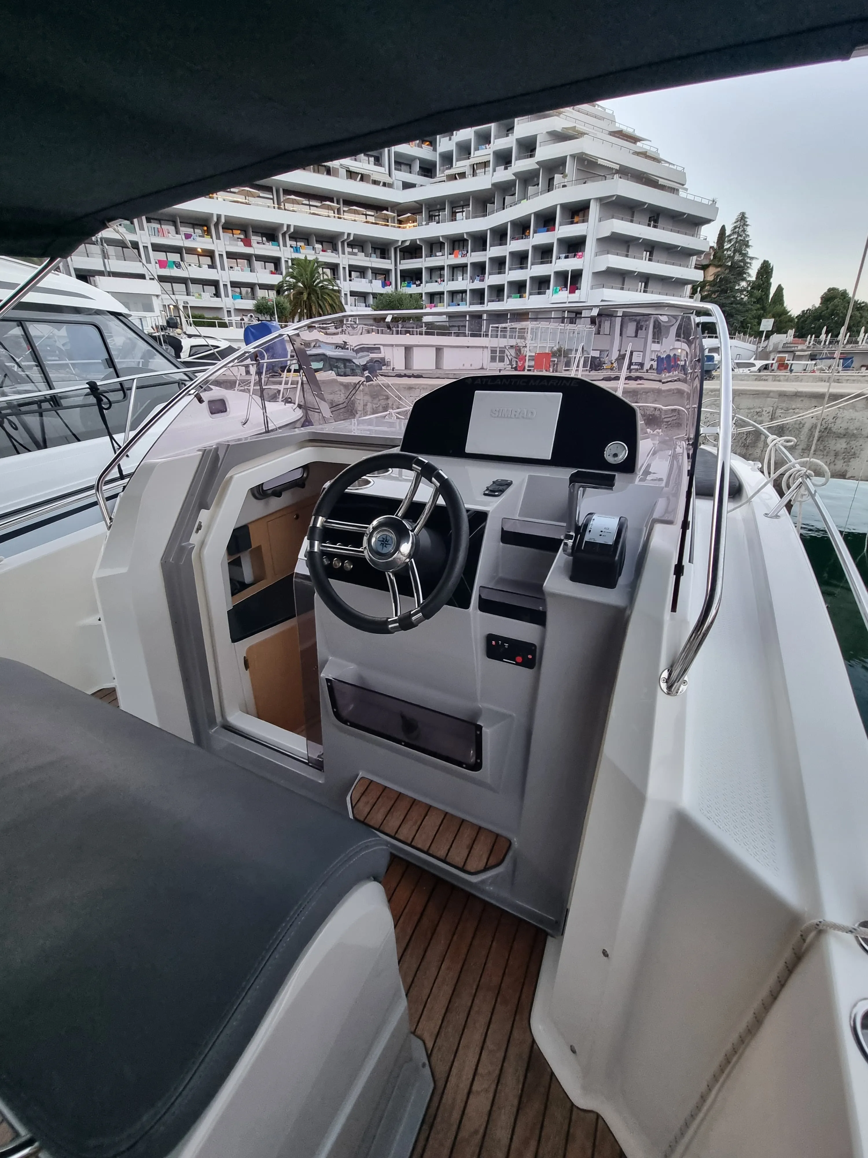 Atlantic Marine Sun Cruiser 730 Lady Blue — yacht photo 2