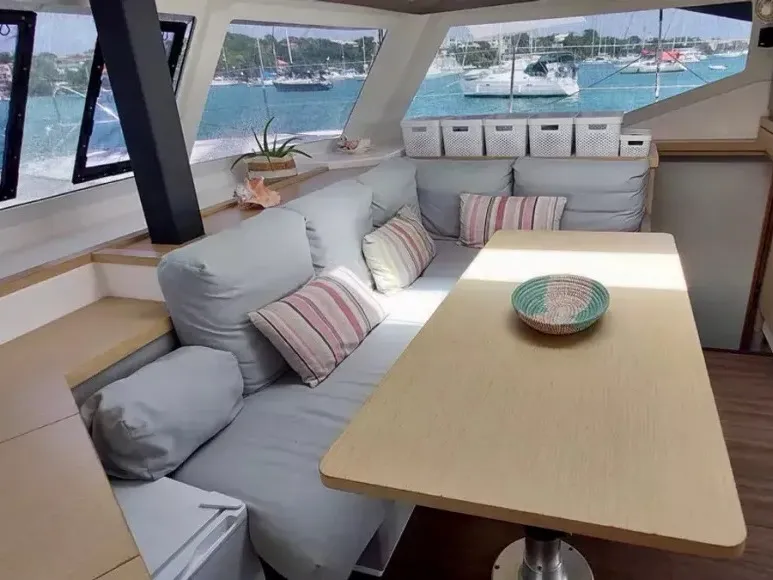 Lucia 40 Aqua Panda — foto dello yacht n. 5