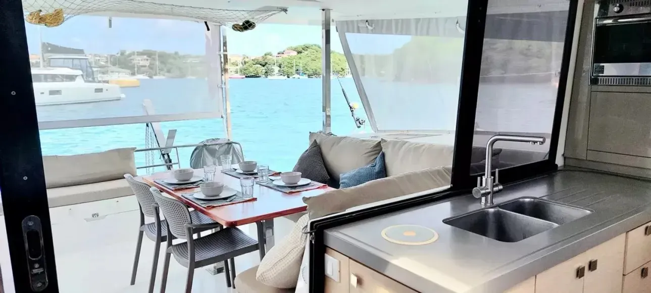 Lucia 40 Aqua Panda — foto dello yacht n. 3