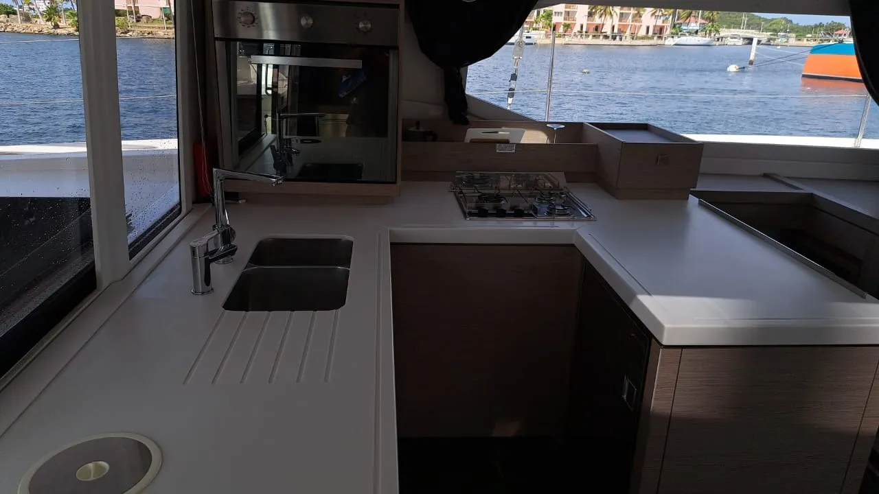 Astréa 42 MARGUERITE — yacht photo 2