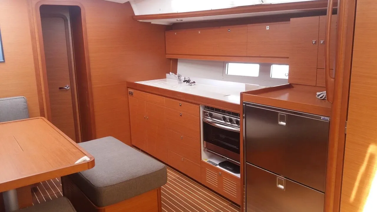 Dufour 460 Grand Large Nearchos — фотография яхты 14