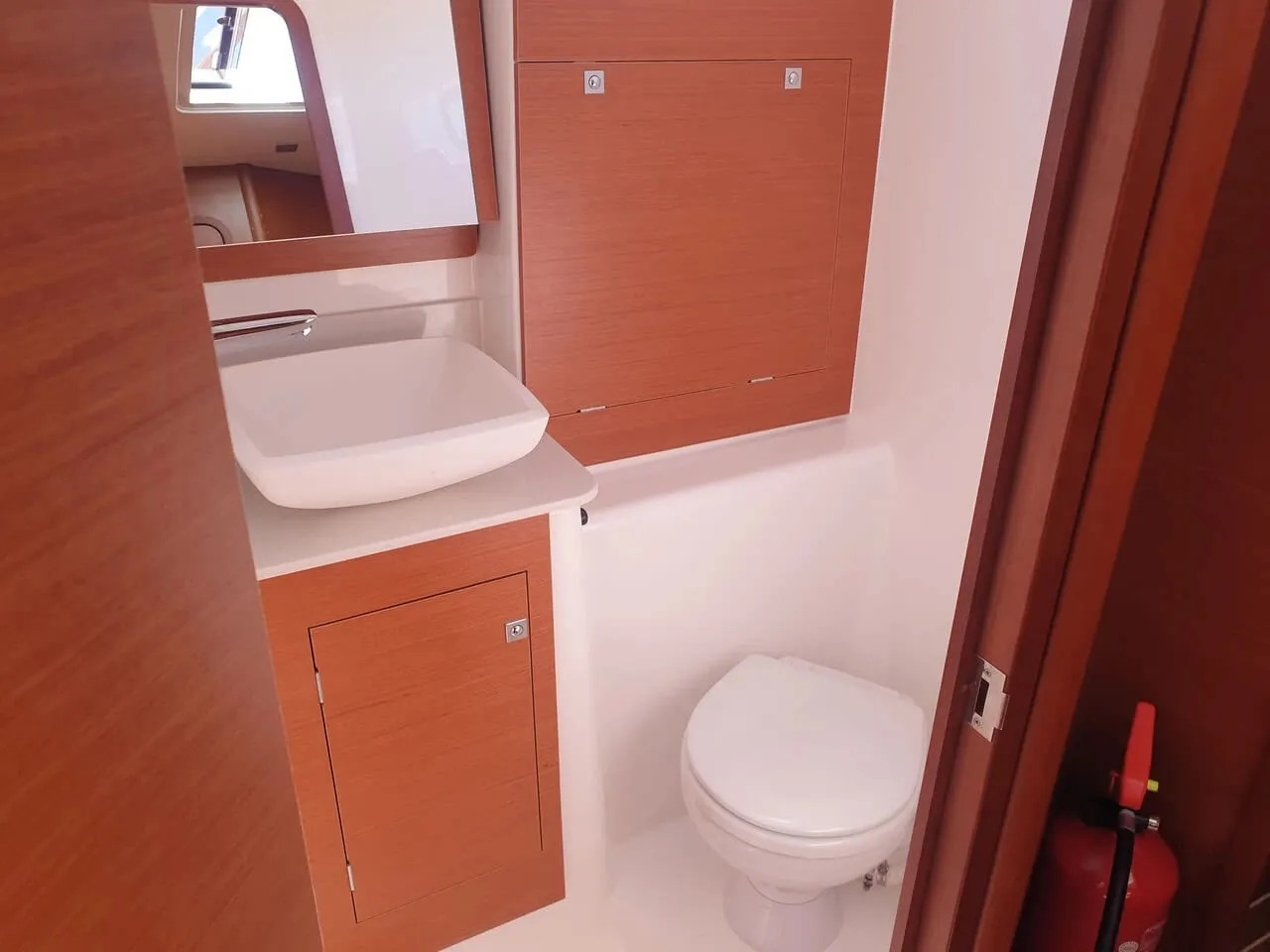 Dufour 460 Grand Large Nearchos — фотография яхты 3