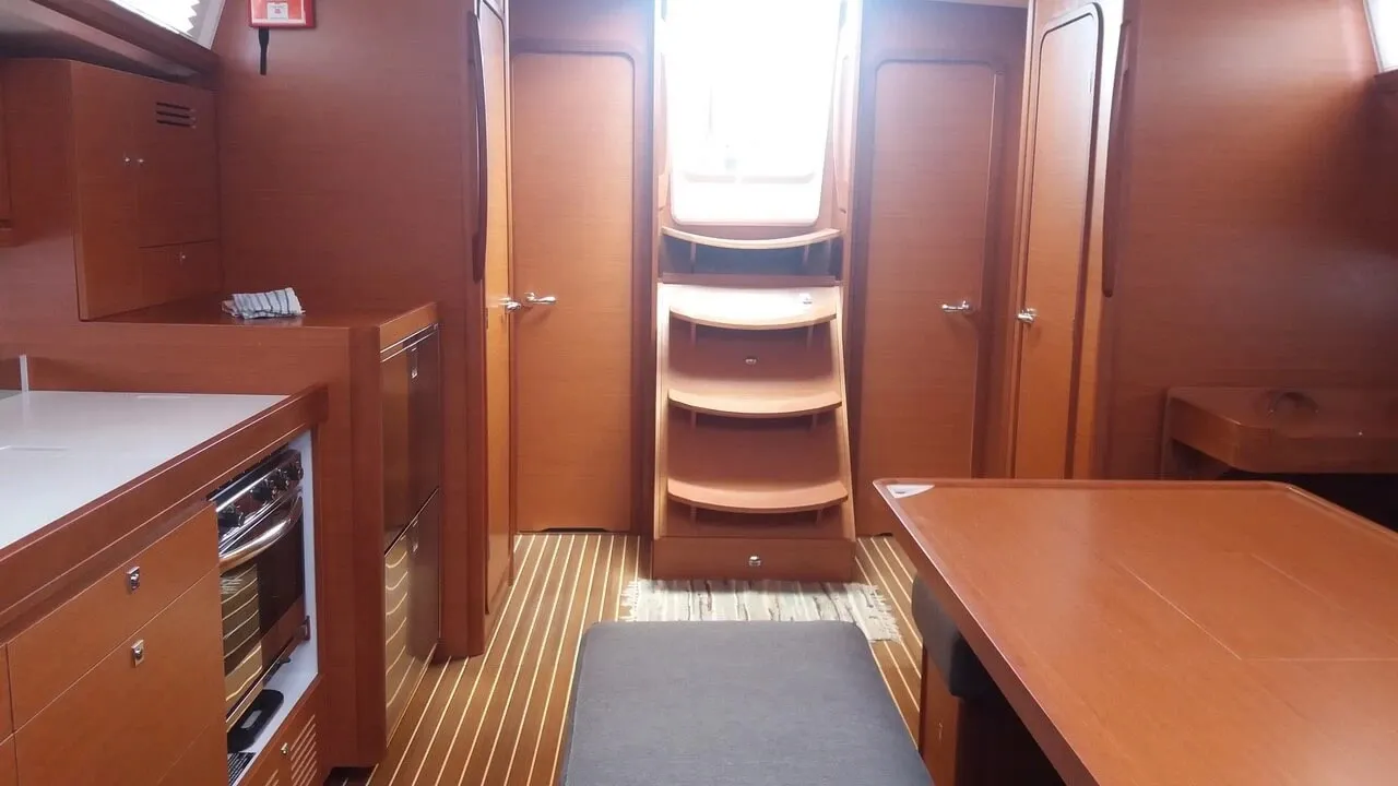 Dufour 460 Grand Large Nearchos — фотография яхты 11