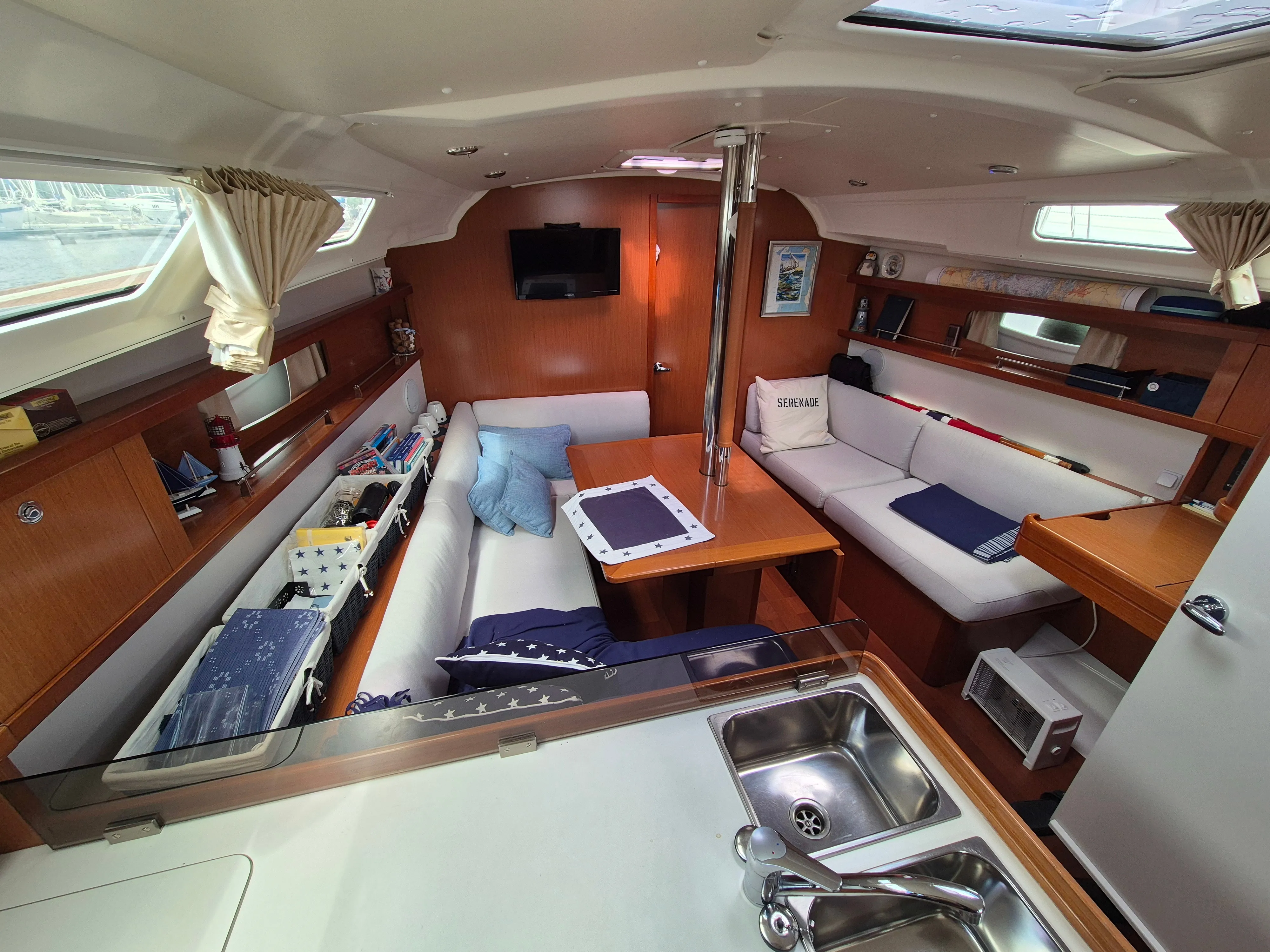 Oceanis 37 Serenade — yacht photo 23