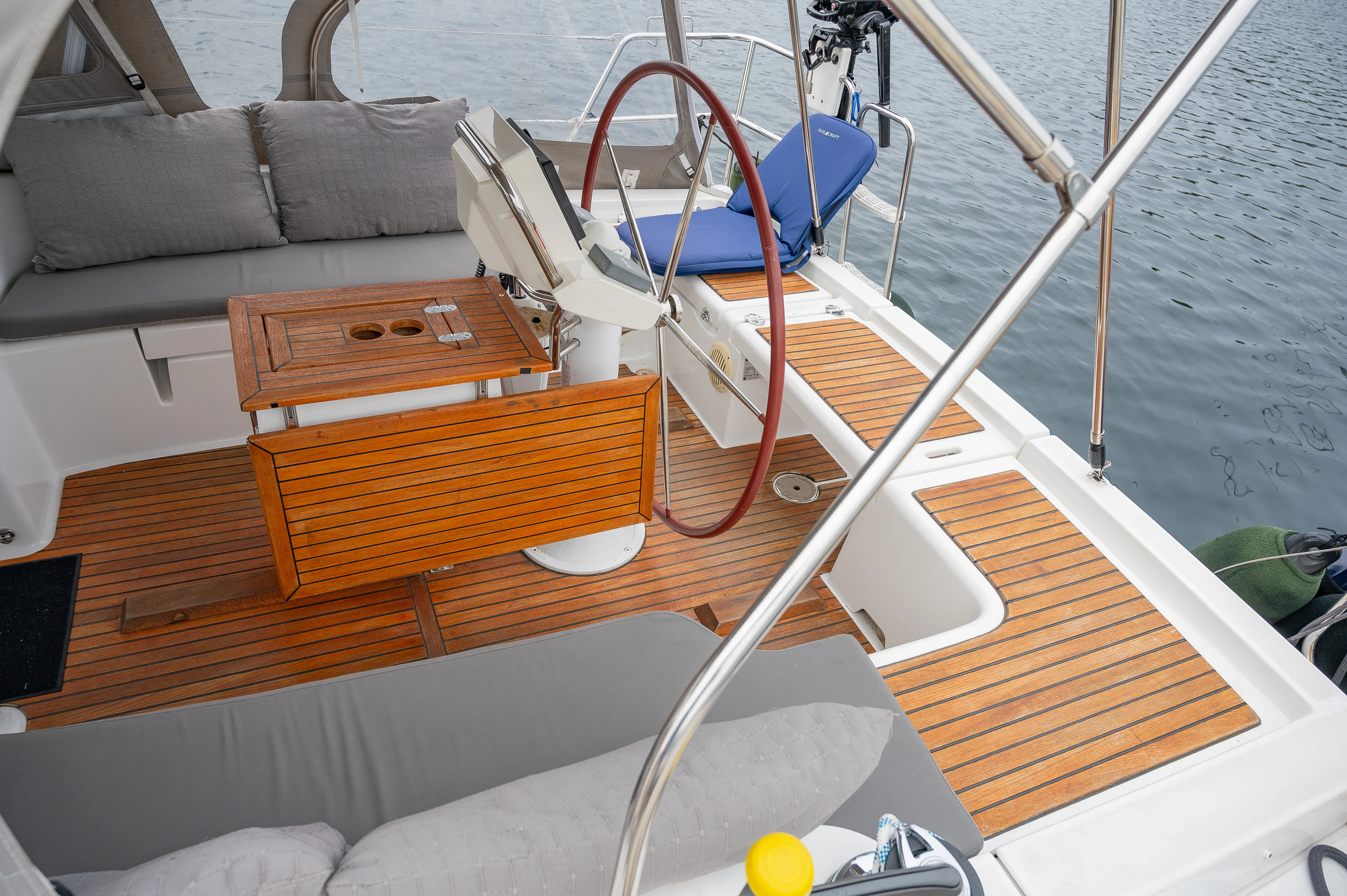Oceanis 37 Serenade — yacht photo 22