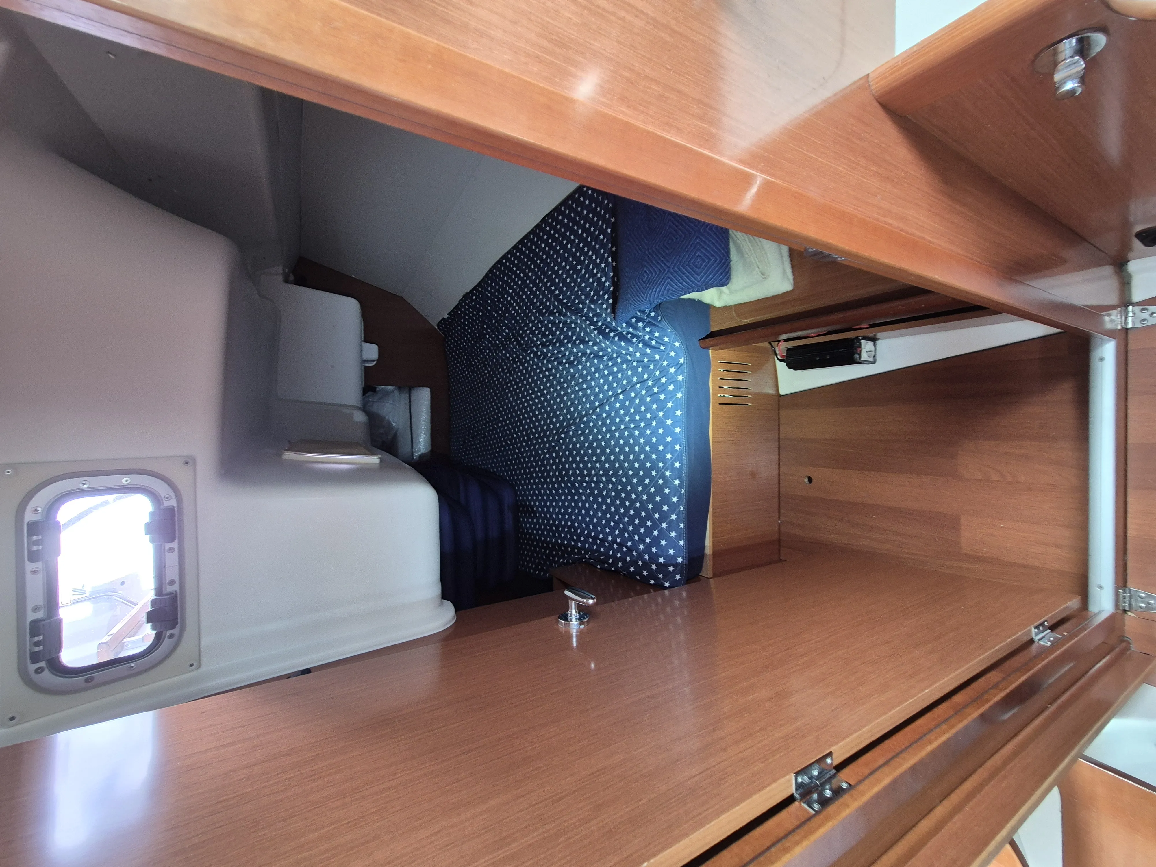 Oceanis 37 Serenade — yacht photo 25