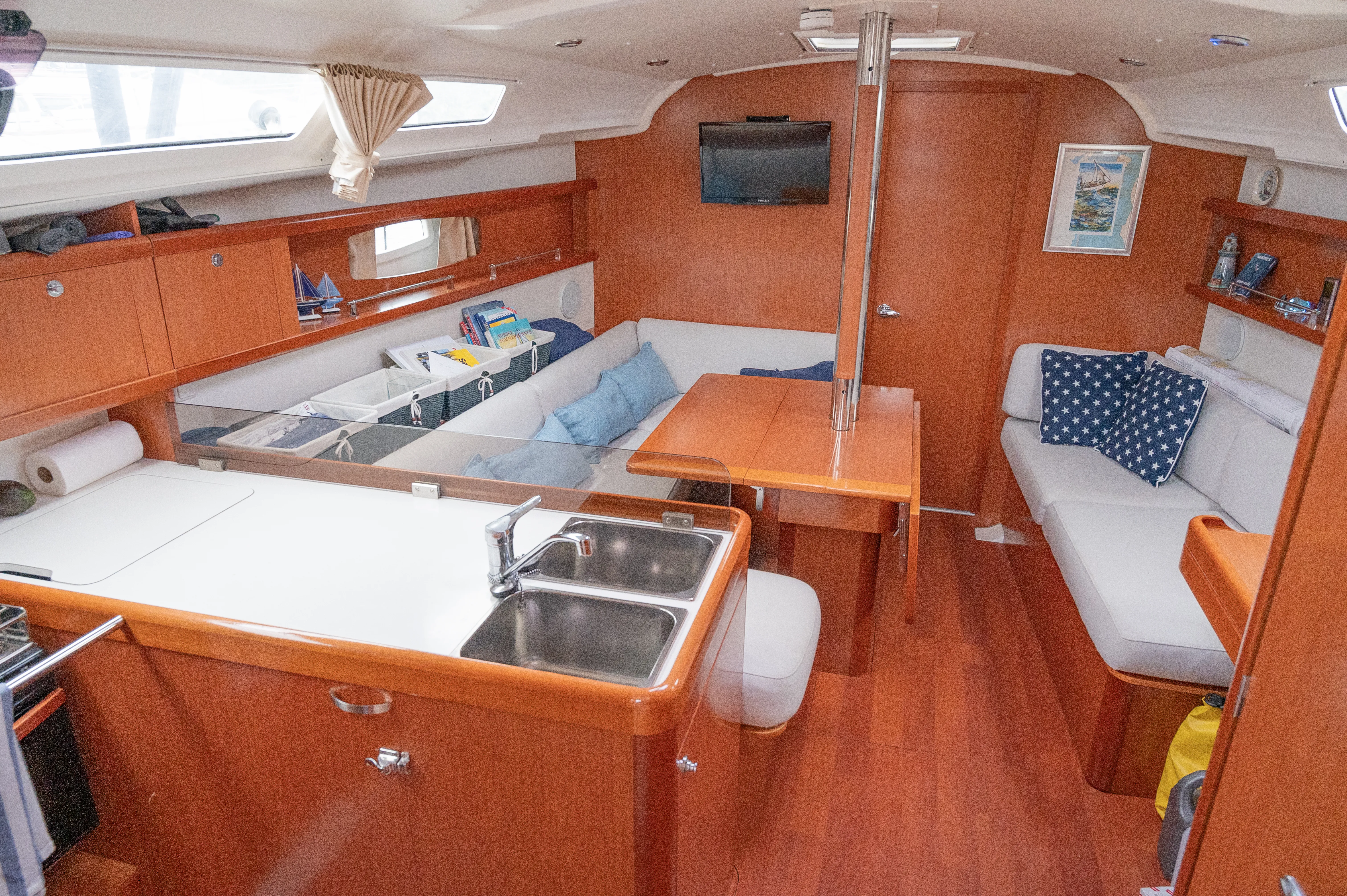 Oceanis 37 Serenade — yacht photo 35
