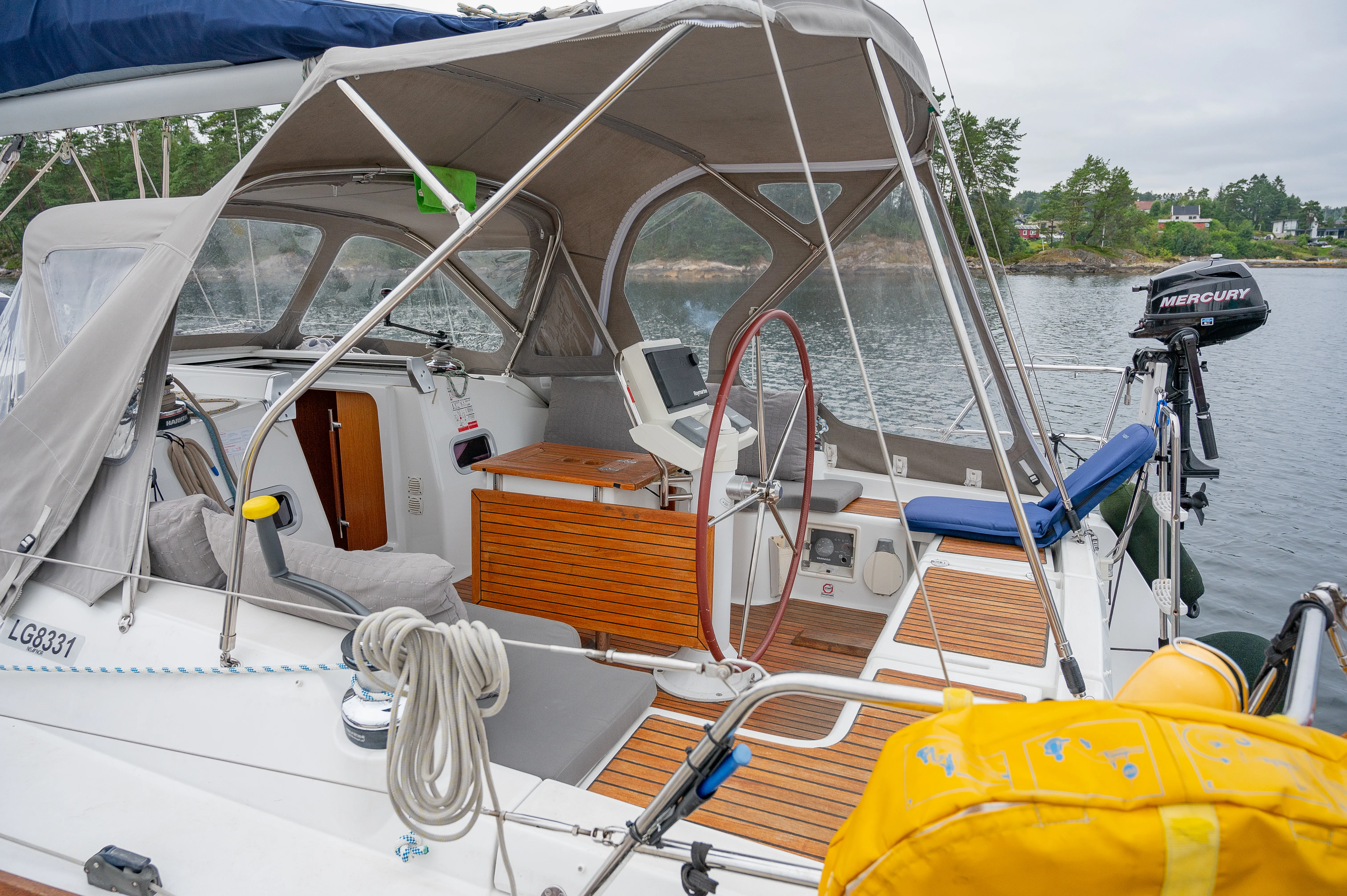 Oceanis 37 Serenade — yacht photo 12