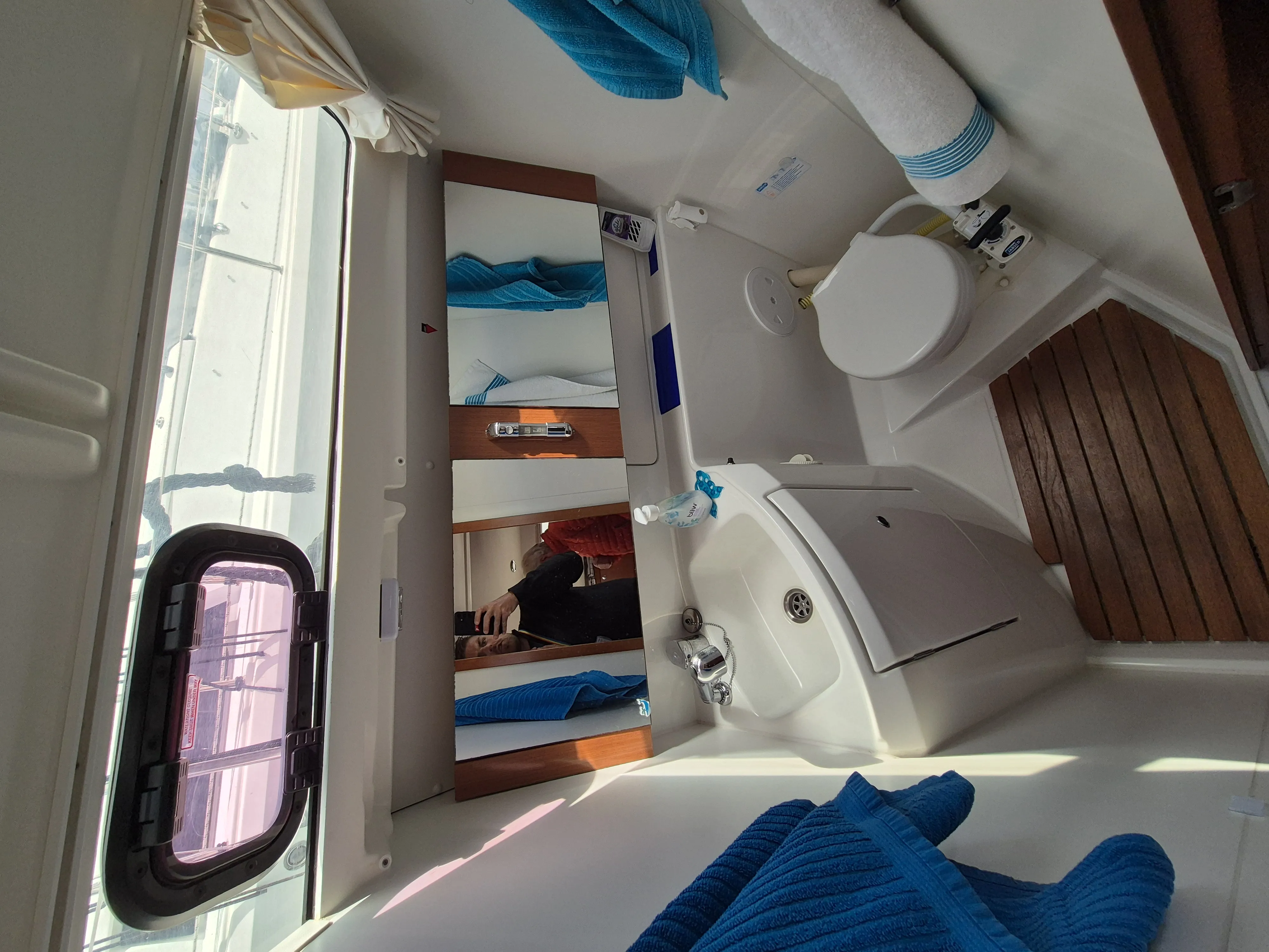 Oceanis 37 Serenade — yacht photo 2