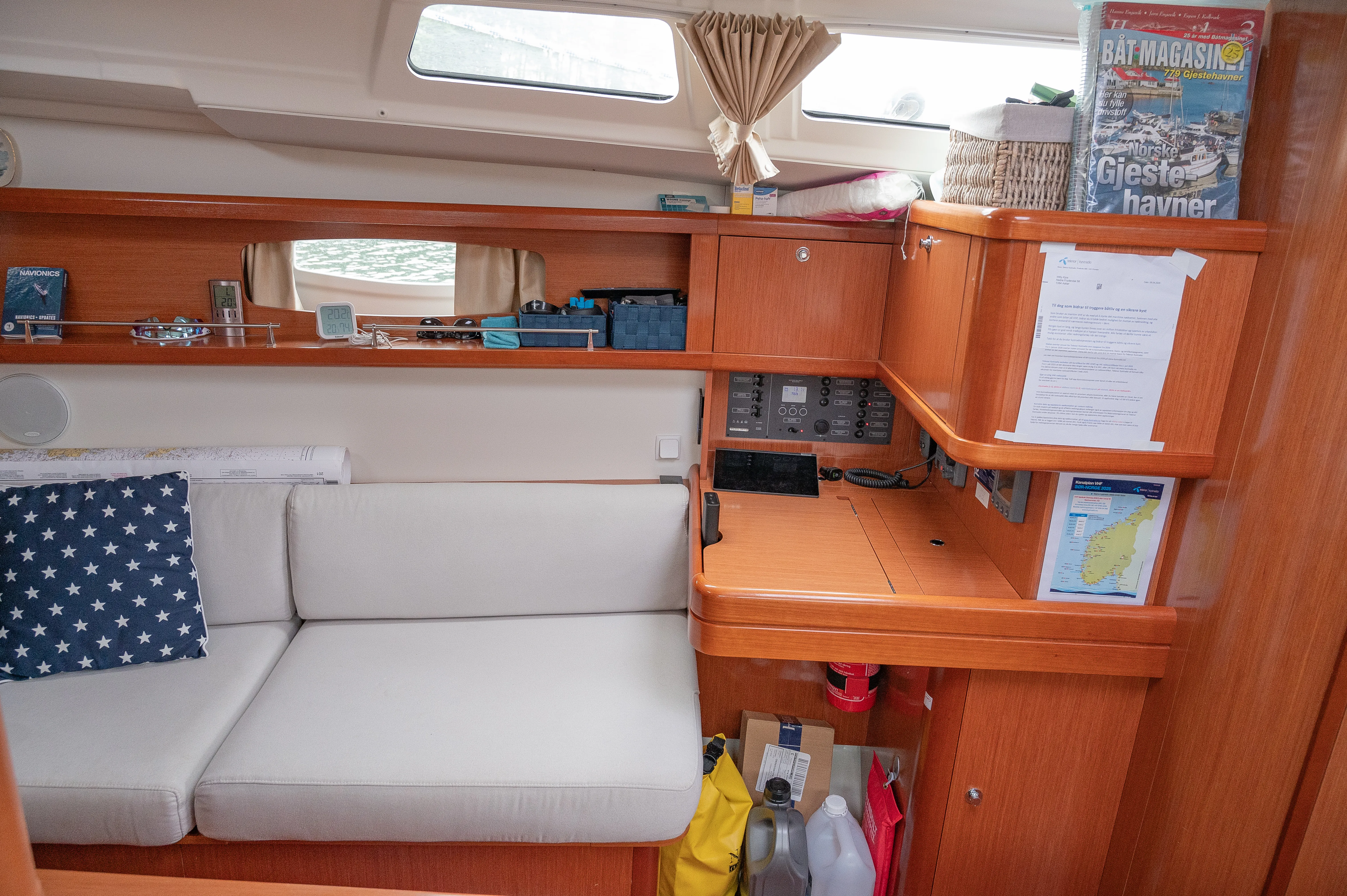 Oceanis 37 Serenade — yacht photo 7