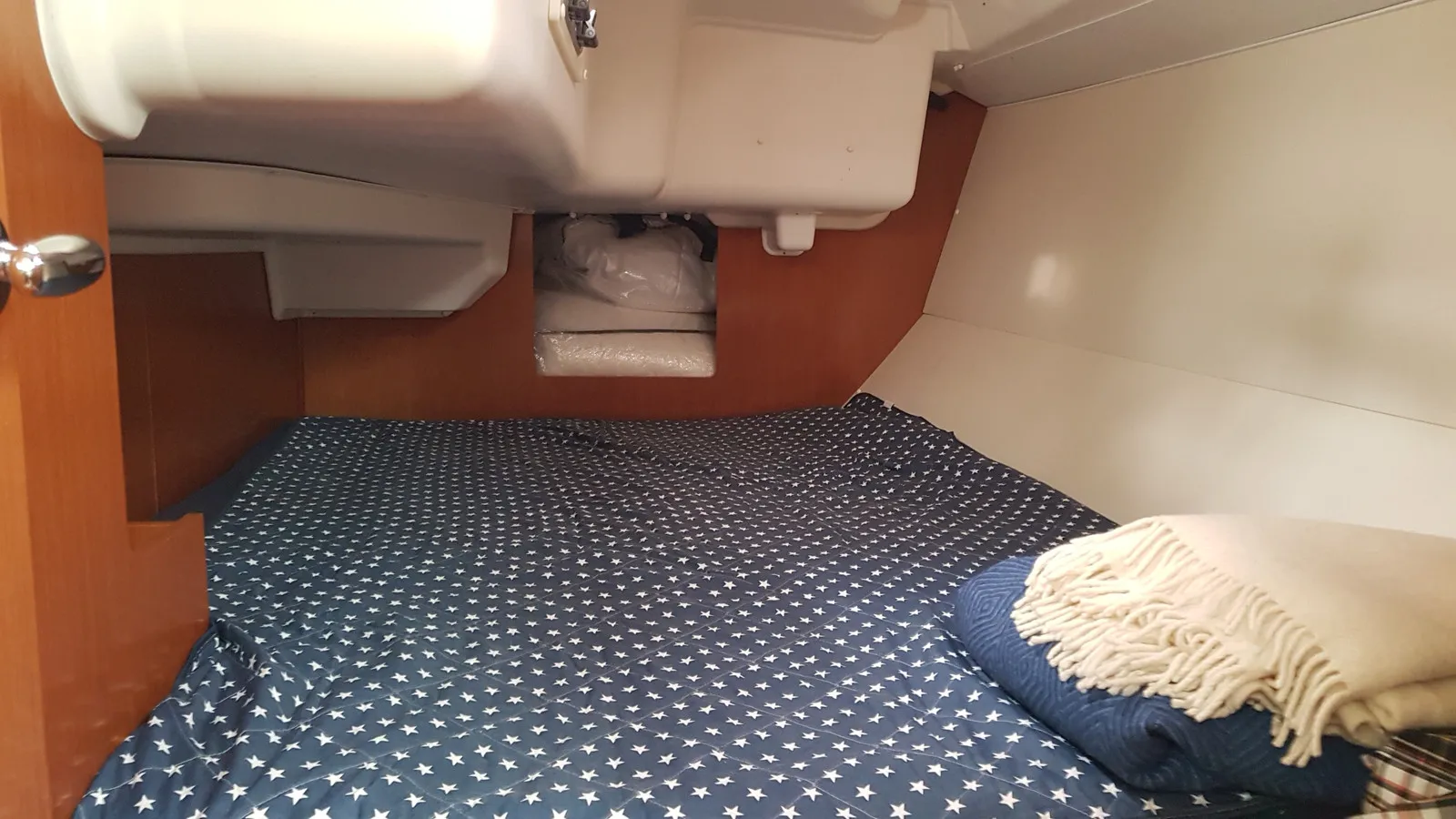 Oceanis 37 Serenade — yacht photo 24