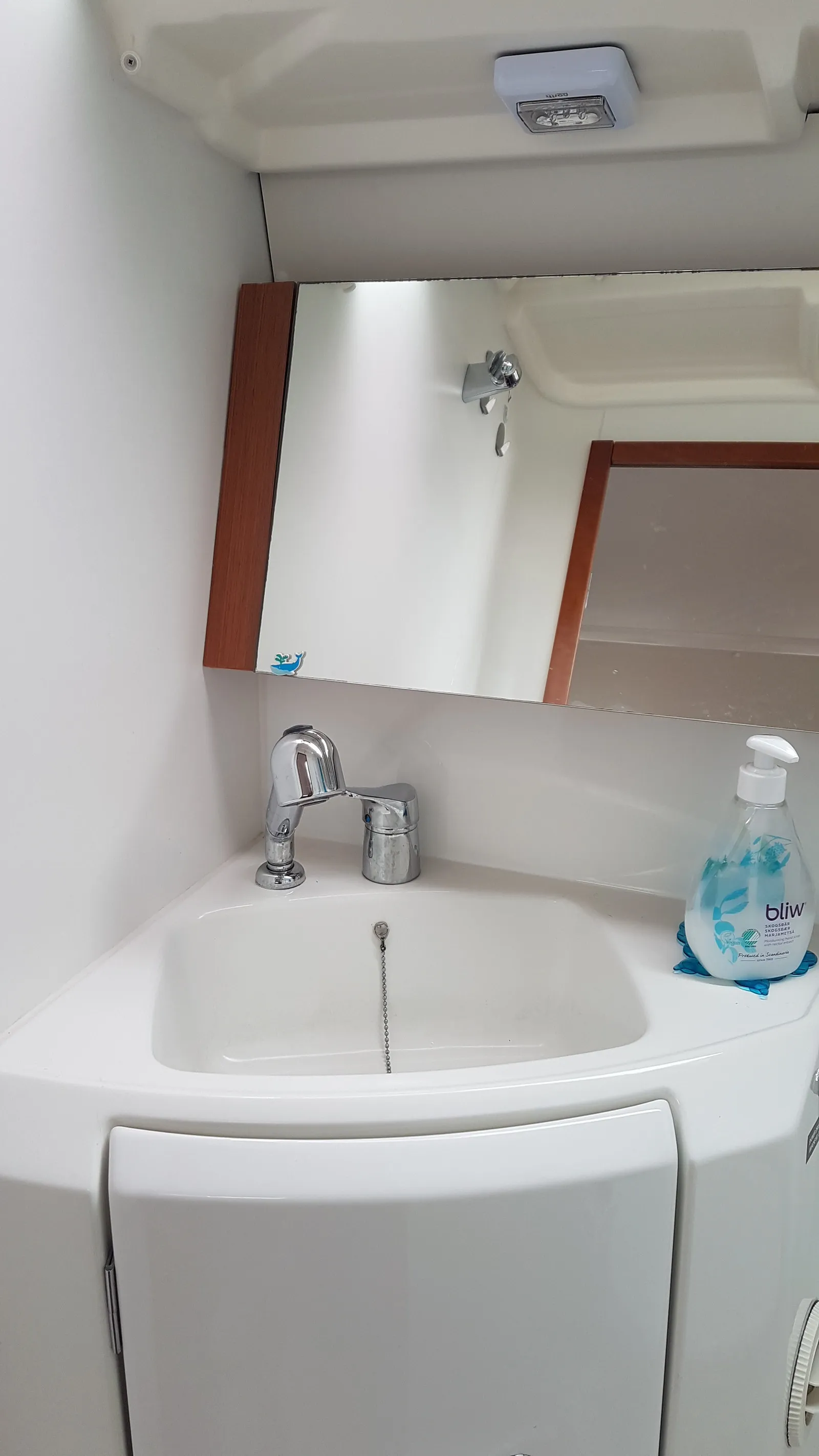 Oceanis 37 Serenade — yacht photo 27