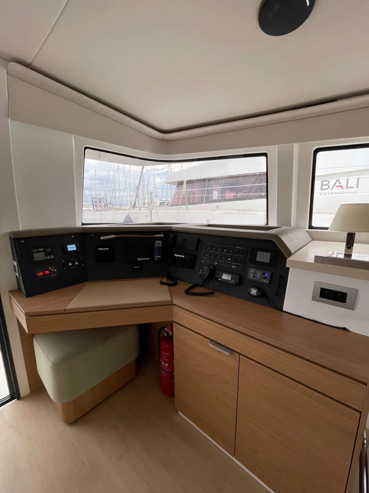 Bali 4.4 Romar One — фотография яхты 27