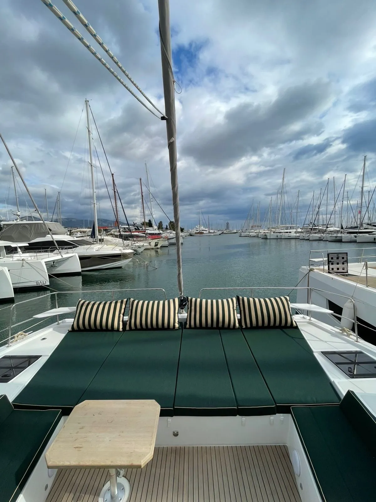 Bali 4.4 Romar One — фотография яхты 13