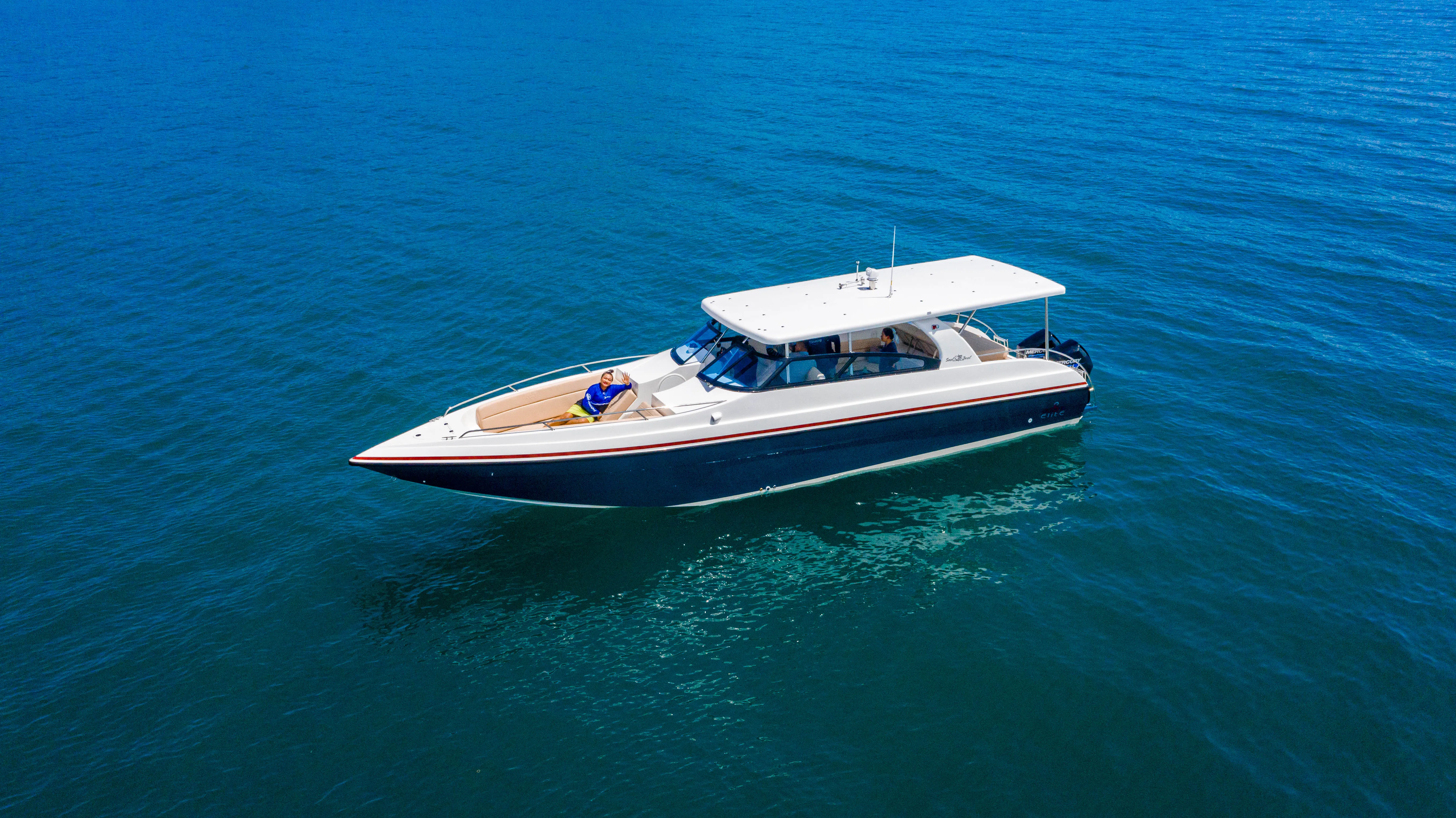 Motorboat Miss GIGI — yacht photo 2
